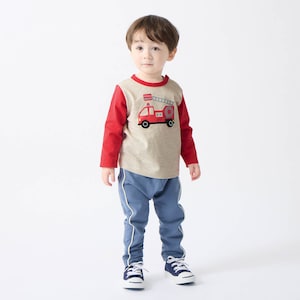 オートミール×レッド／モデル身長88cm・90サイズ着用