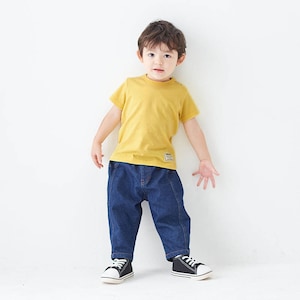 スモーキーイエロー／モデル身長88cm・90サイズ着用