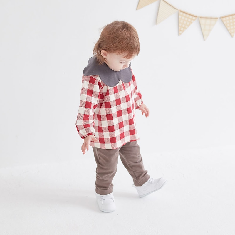 スモーキーブラウン／モデル身長80㎝・80サイズ着用