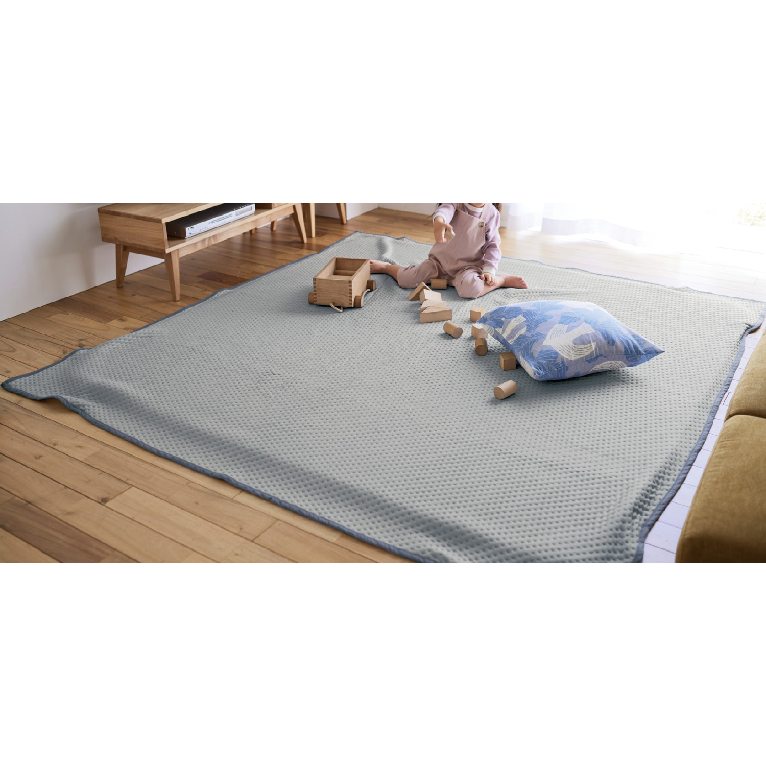 <ベビー対応・防水タイプ>お手入れ簡単なラグの下に敷くアンダーラグ(BELLE MAISON DAYS) <ベビー対応・防水タイプ>お手入れ簡単なラグの下に敷くアンダーラグ(BELLE MAISON DAYS)