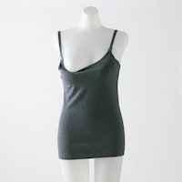 ストラップで簡単開閉で授乳できます