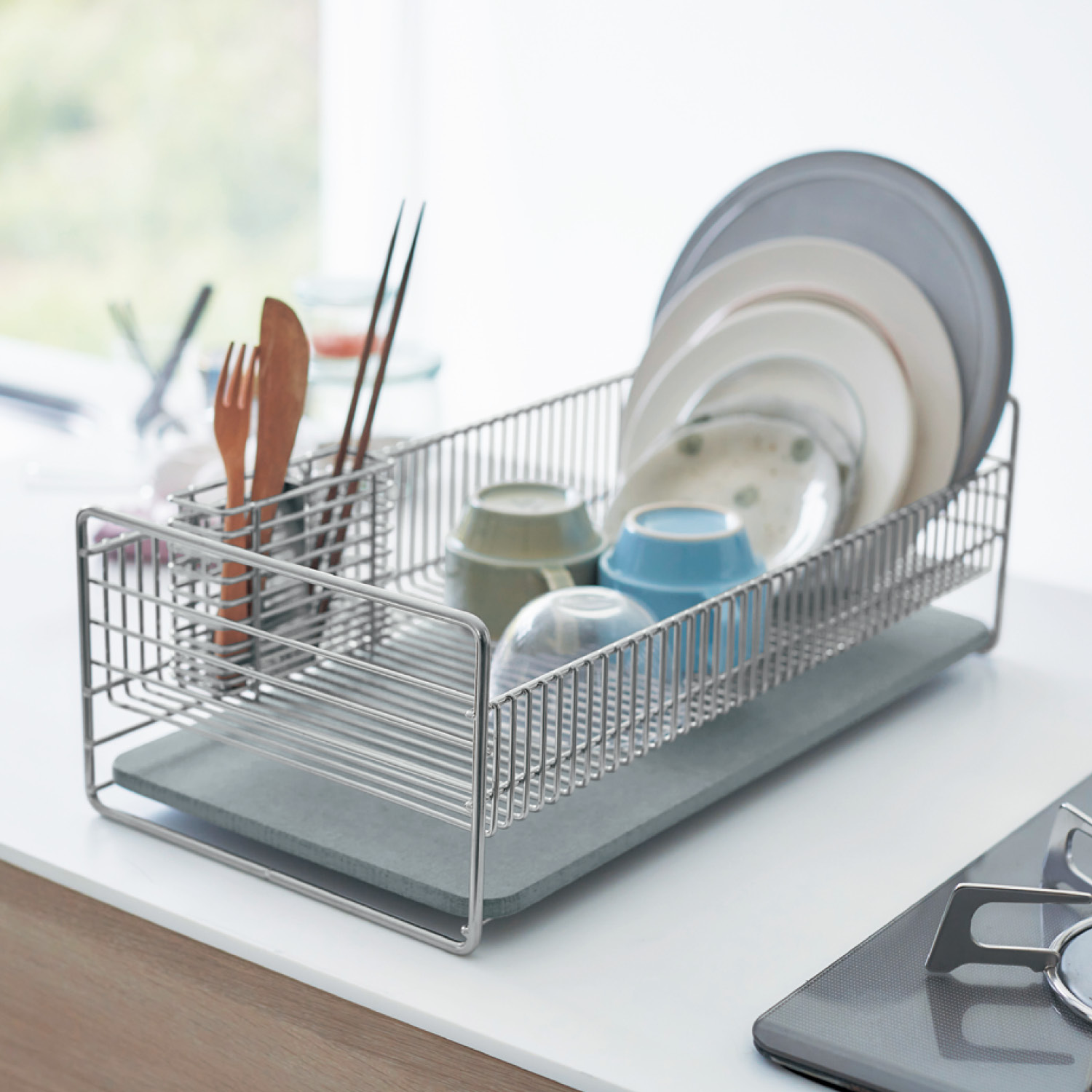 【ベルメゾン】【置き場所を選ばない】珪藻土トレイ付きステンレス製水切りかご 【ベルメゾン】【置き場所を選ばない】珪藻土トレイ付きステンレス製水切りかご