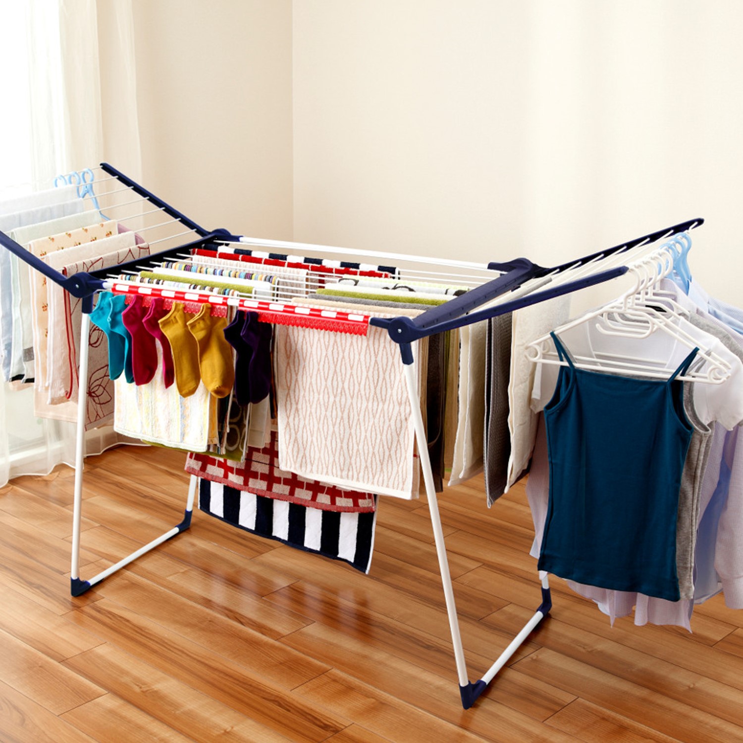 【ライフハイト/LEIFHEIT】【コンパクト収納】ワイドに使えるピンチ付き室内物干し(ペガサス200) 【幅約6cmにコンパクト収納可能 室内物干し】