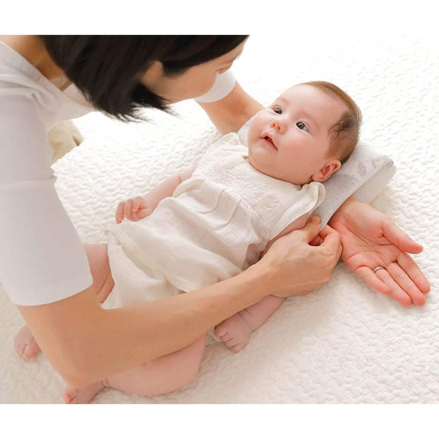 ＜ベルメゾン＞授乳しながら使えるベビー枕【日本製】画像