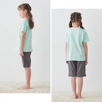 ミント×チャコール／モデル身長127cm・130サイズ着用