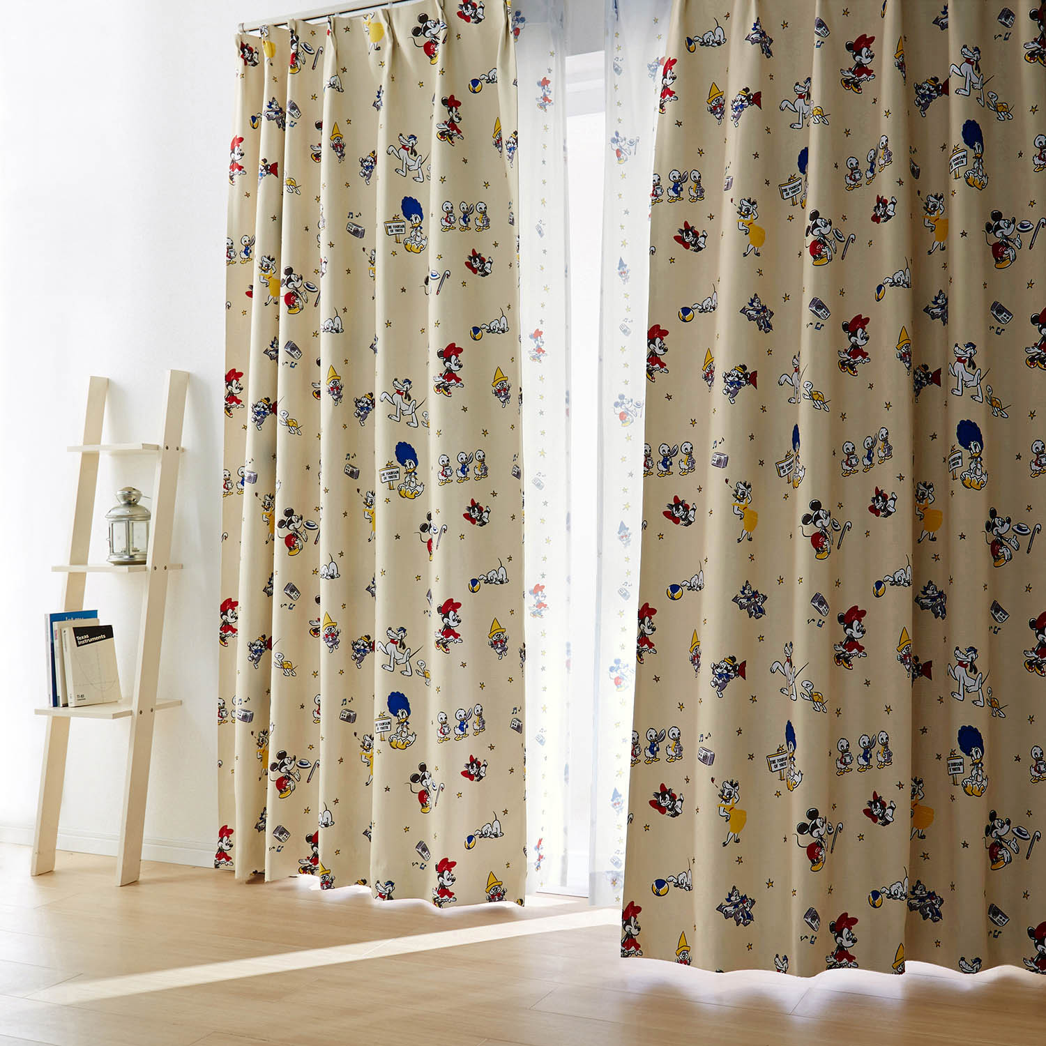 近くで見るほど可愛い柄。遮光カーテン&UVカット・ミラーレースカーテンセット(選べるキャラクター) <4枚組>(ディズニー/Disney) 近くで見るほど可愛い柄。遮光カーテン&UVカット・ミラーレースカーテンセット(選べるキャラクター) <4枚組>(ディズニー/Disney)