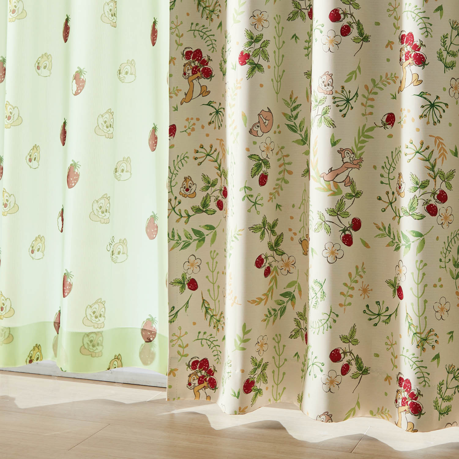 近くで見るほど可愛い柄。遮光カーテン&UVカット・ミラーレースカーテンセット(選べるキャラクター) <4枚組>(ディズニー/Disney) 近くで見るほど可愛い柄。遮光カーテン&UVカット・ミラーレースカーテンセット(選べるキャラクター) <4枚組>(ディズニー/Disney)