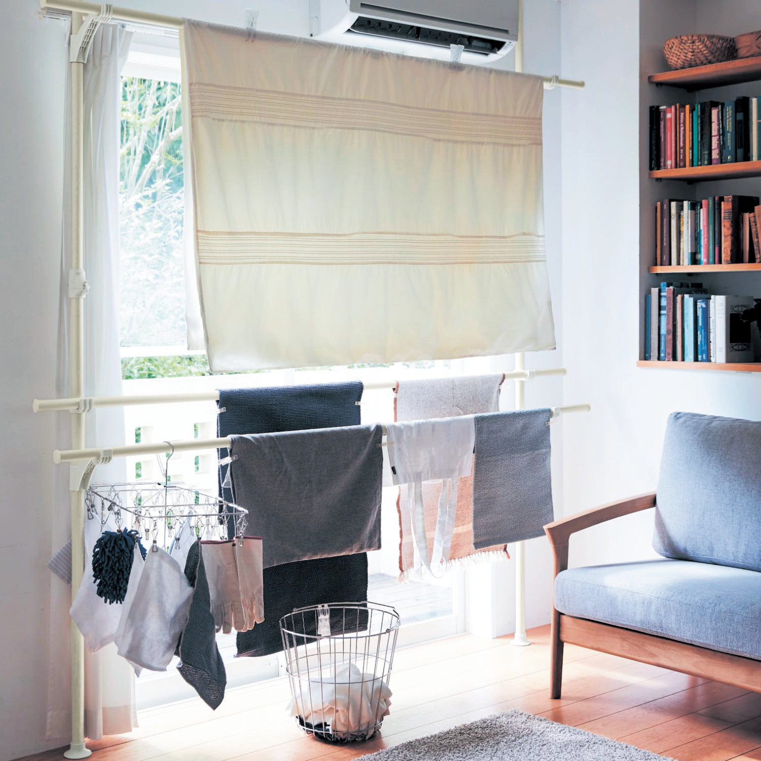 【ベルメゾン】窓枠突っ張り式室内物干し 【簡単設置】