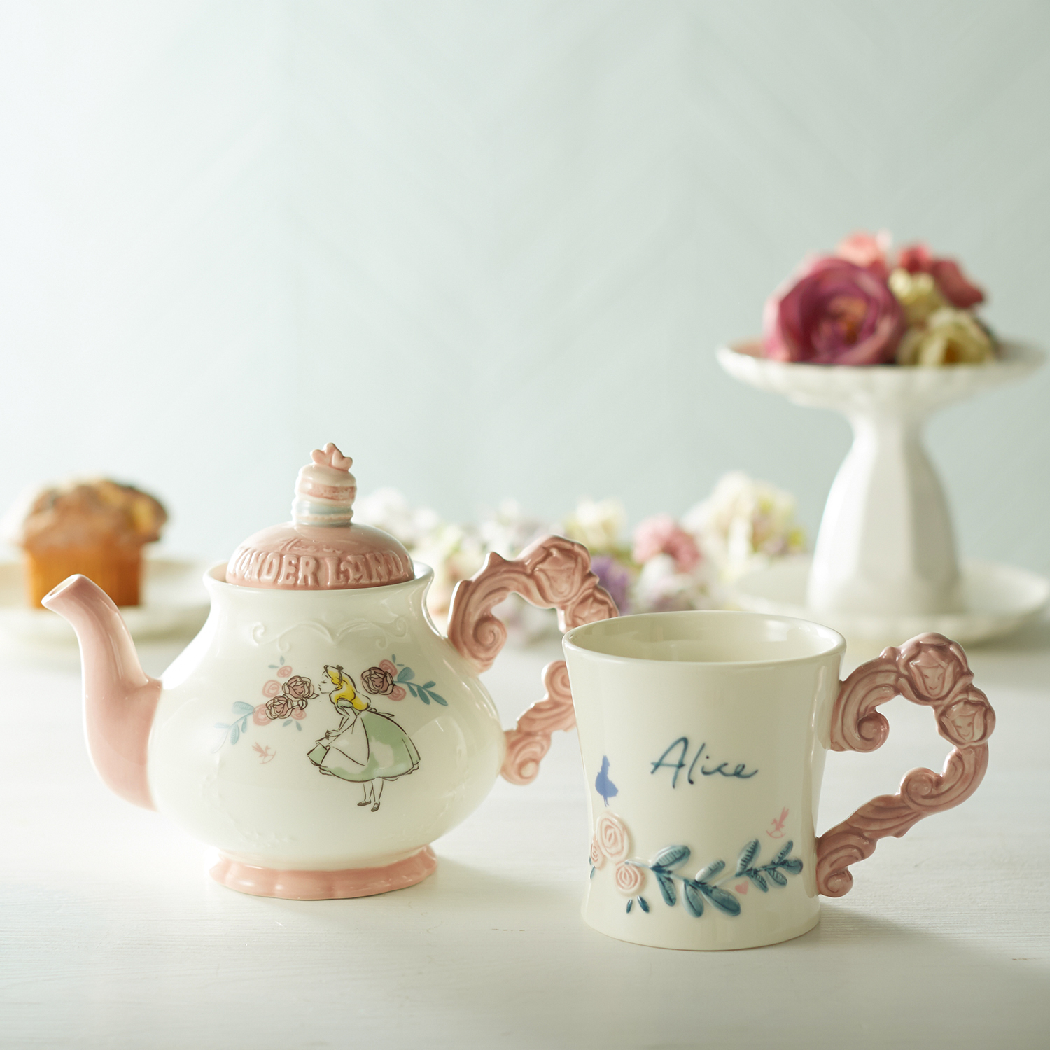 テーブルが華やかになるティーポット マグカップ ふしぎの国のアリス ディズニー Disney 通販のベルメゾンネット テーブルが華やかになるティーポット マグカップ ふしぎの国のアリス ディズニー Disney 通販のベルメゾンネット