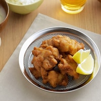 16は、１人分のおつまみにちょうどいいサイズ感。枝豆や唐揚げをそのまま食卓へ