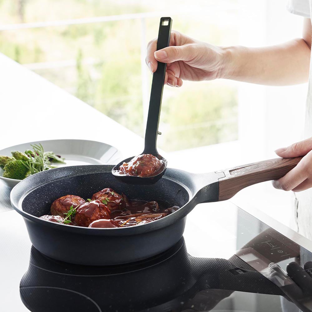カレーやシチューも残さずきれいに掬えます／ミニ