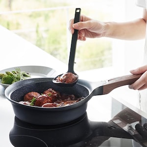 カレーやシチューも残さずきれいに掬えます／ミニ