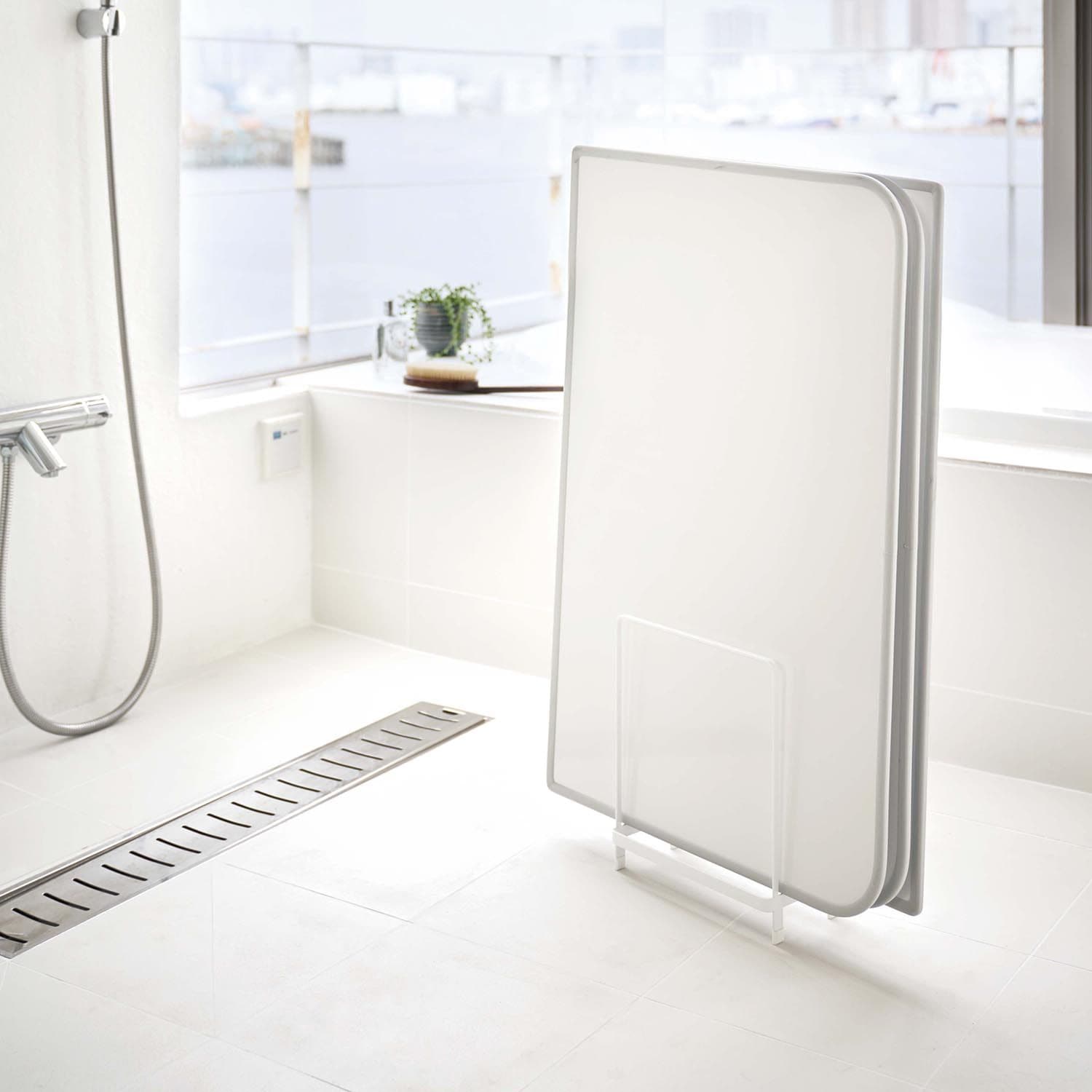 乾きやすい風呂ふたスタンド［3枚収納可能】（その他バス用品