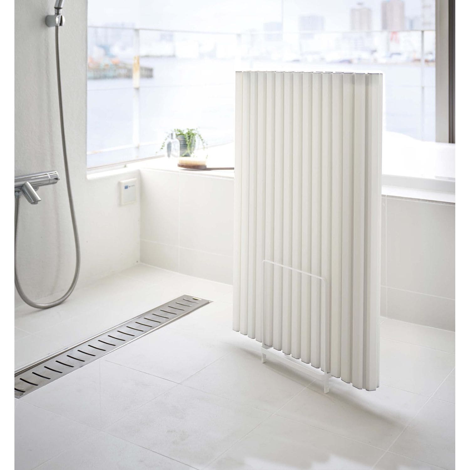 乾きやすい風呂ふたスタンド［3枚収納可能】（その他バス用品