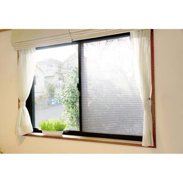 【ベルメゾン】窓に貼る目隠し & 遮光・紫外線カットシート