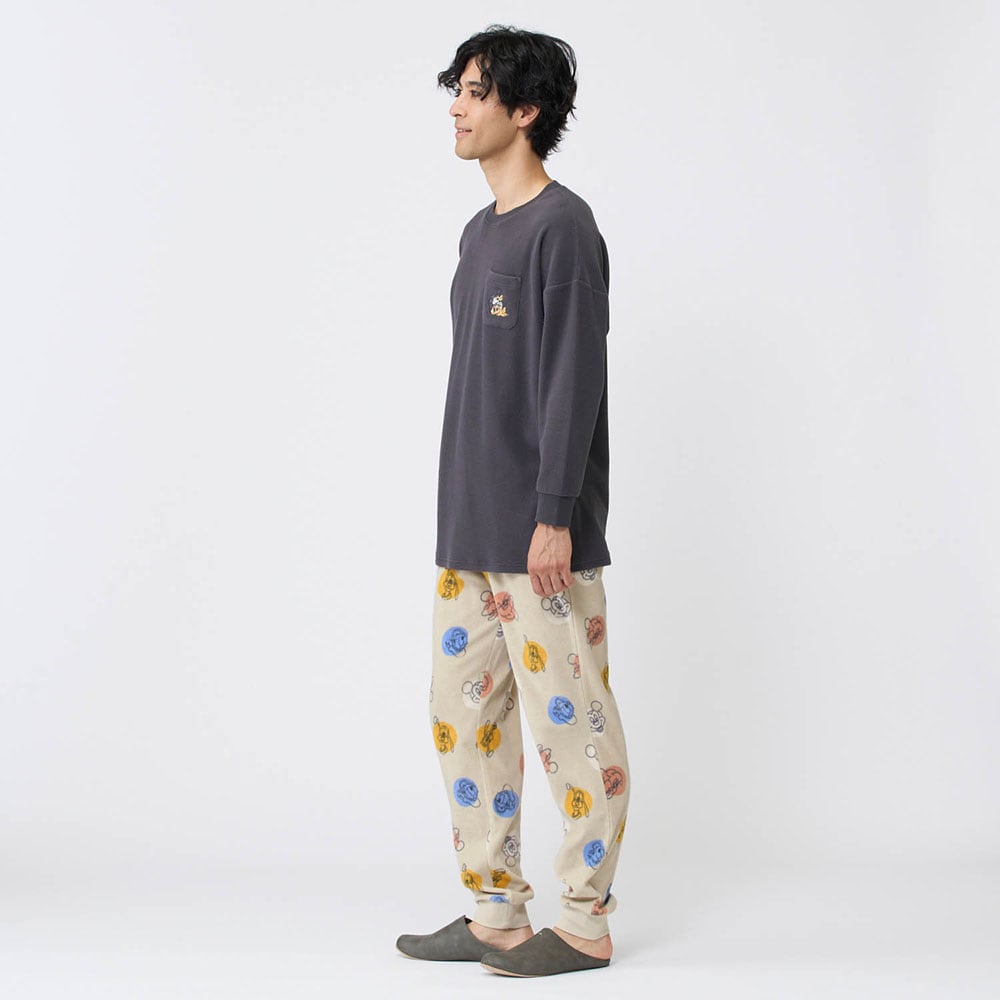 モデル身長183cm／L ※写真は撮影用のため身丈+3cm、股下+4cmになります。