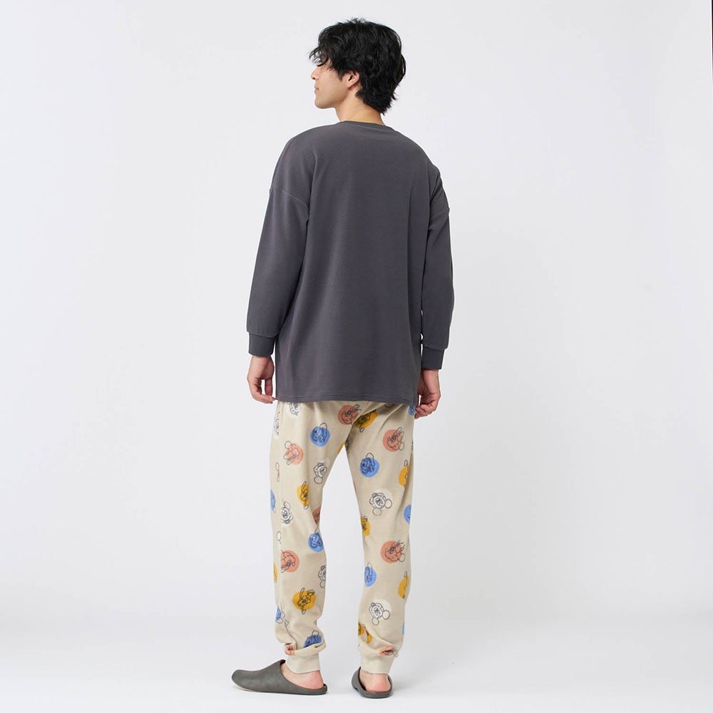 モデル身長183cm／L ※写真は撮影用のため身丈+3cm、股下+4cmになります。