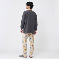 モデル身長183cm／L ※写真は撮影用のため身丈+3cm、股下+4cmになります。