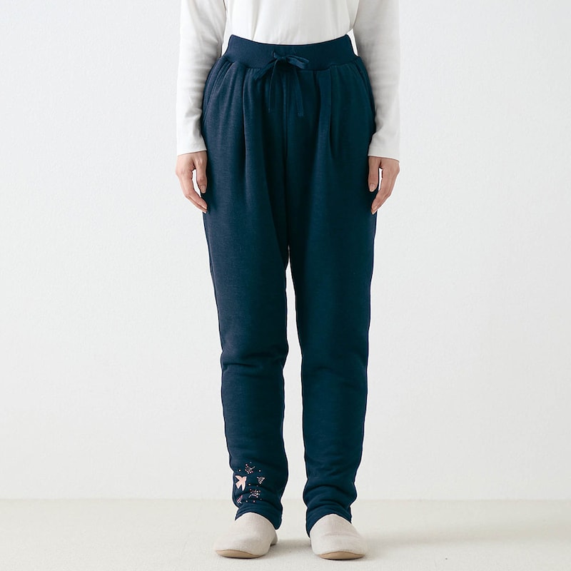 モデル身長167cm／Ｍ ※写真は撮影用のため総丈+4cmになります。