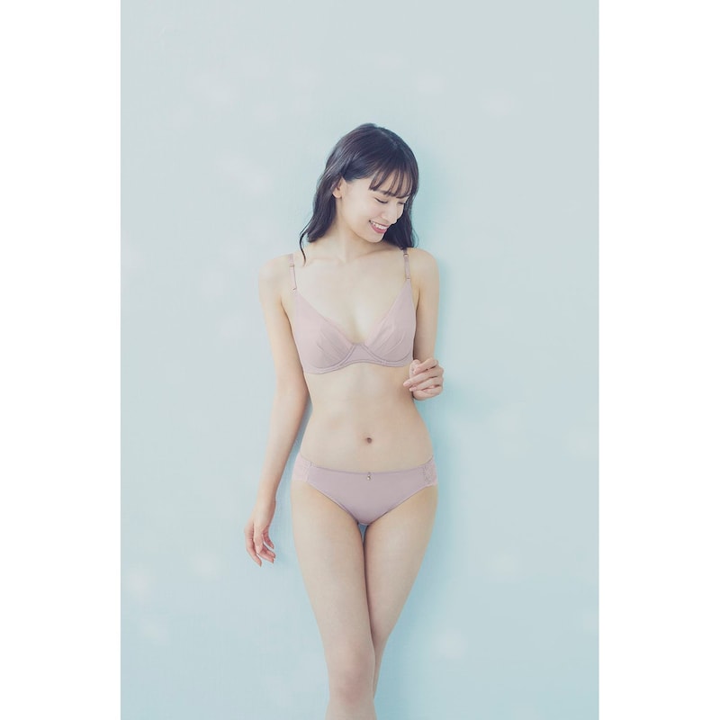 ピンクベージュ
