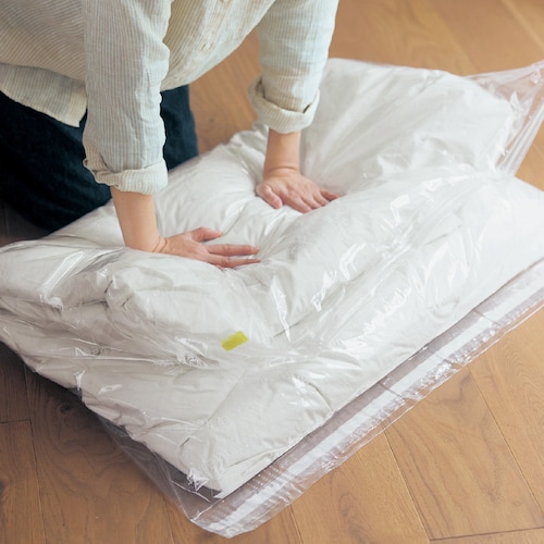 掃除機不要！手押しでしっかり圧縮袋