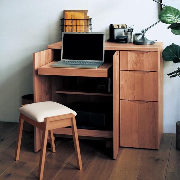 【ベルメゾン】あたたかみのあるアルダー材のパソコンデスク