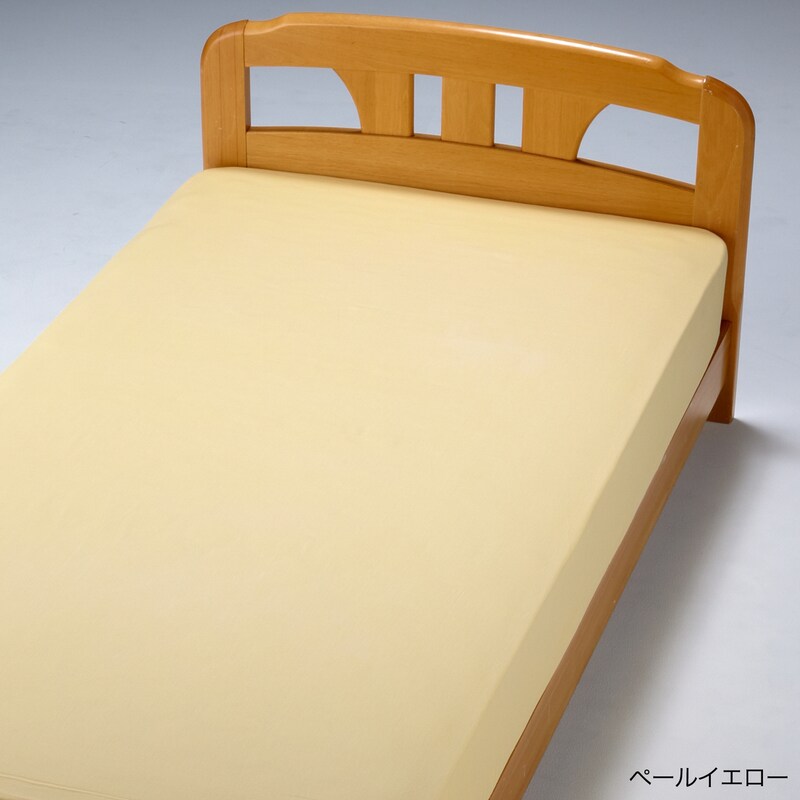 ペールイエロー