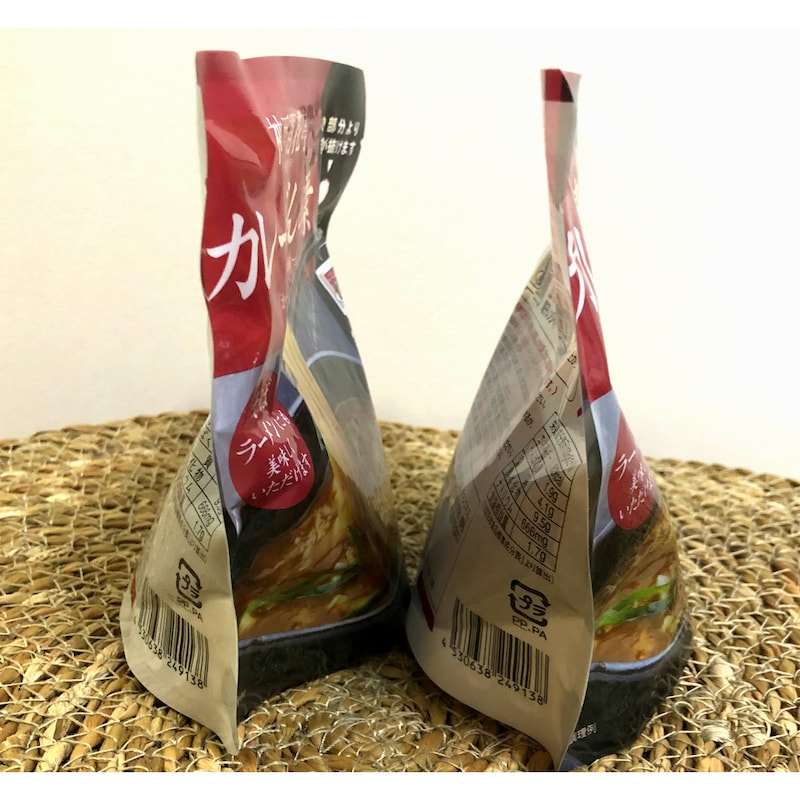 袋は開封せずにそこ麺を広げて立てて電子レンジにお入れください。約3分間加熱してください。（出力500