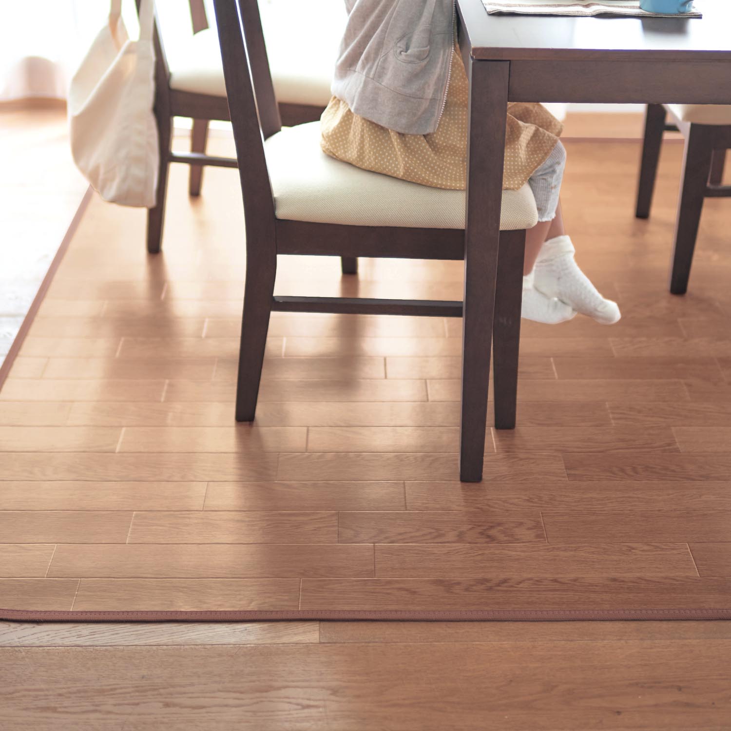 拭けるダイニングラグ 拭けるダイニングラグ