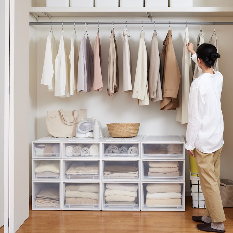 クローゼット使用イメージ/ホワイト×クリア　A・B・C・G・H・I×各1個、D・E・F×各2個