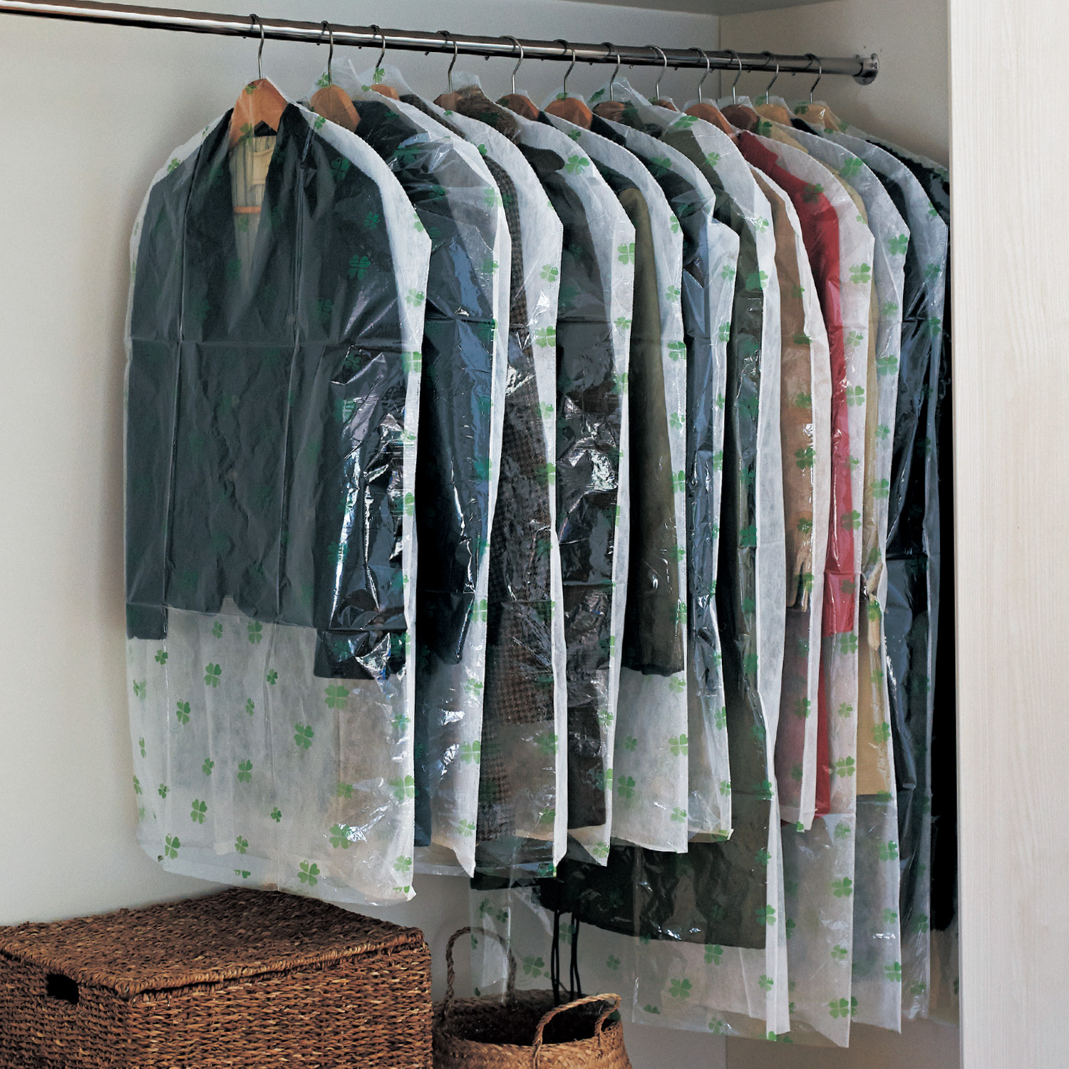 【ベルメゾン】ティッシュのように取り出せる洋服カバー 【ベルメゾン】ティッシュのように取り出せる洋服カバー