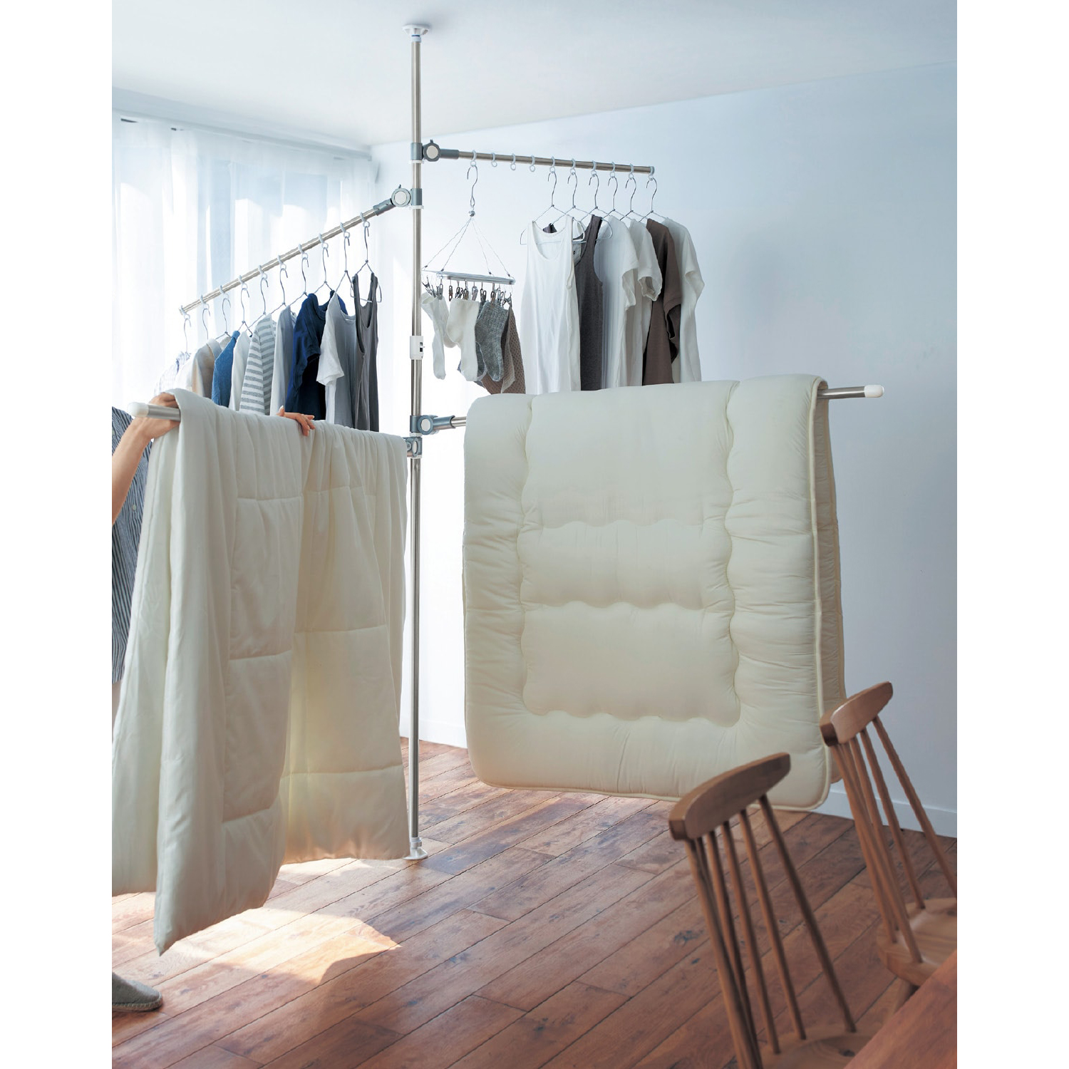 【ベルメゾン】ワンタッチで簡単設置 突っ張り式ポール型室内布団干し 【どこでもポール】