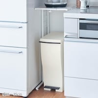 伸縮式なので隙間にもぴったり合わせられます