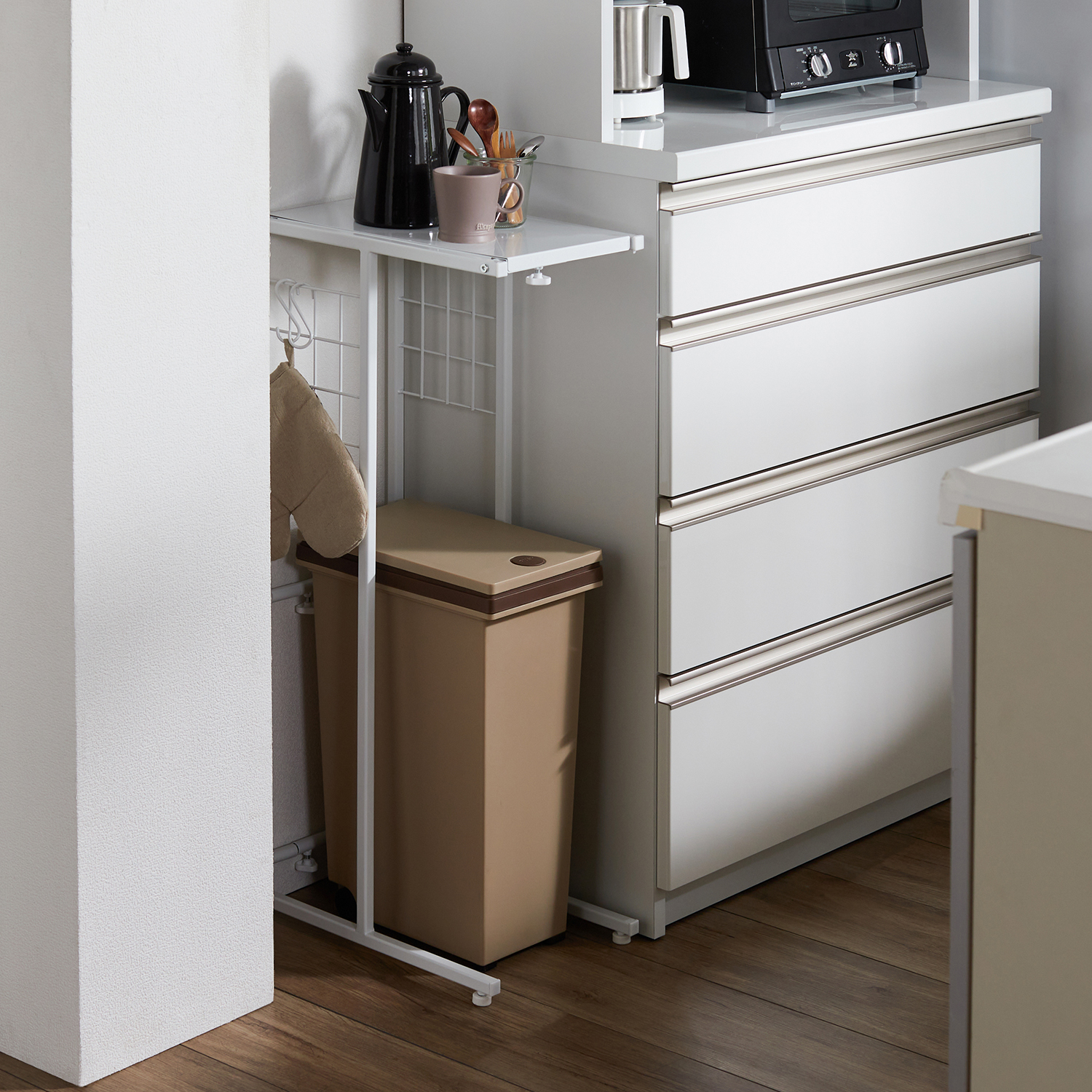 【ベルメゾン】伸縮ゴミ箱上ラック 【ゴミ箱の上を有効活用 選べる幅3サイズ】 【ベルメゾン】伸縮ゴミ箱上ラック 【ゴミ箱の上を有効活用 選べる幅3サイズ】