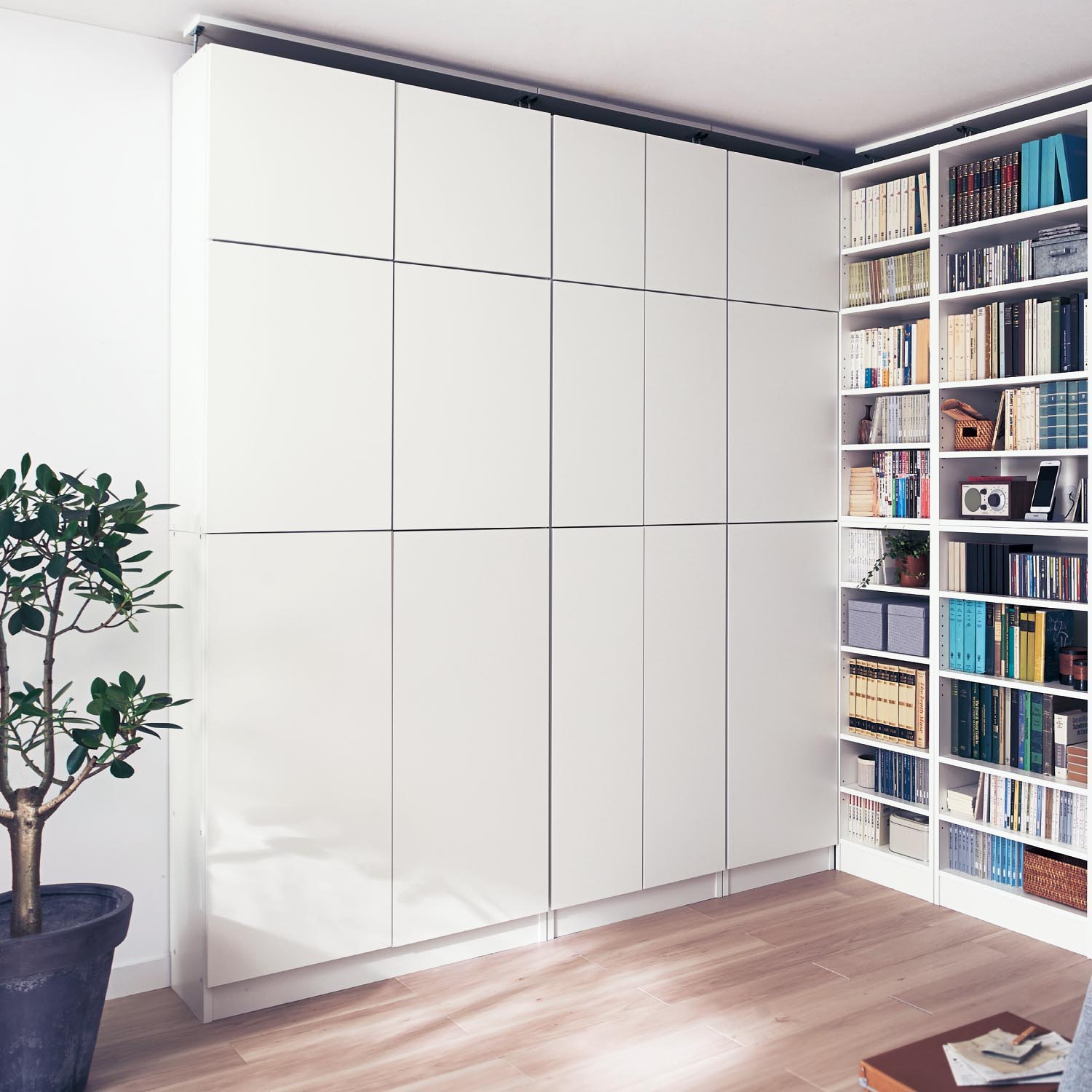 突っ張り壁面キャビネット 突っ張り壁面キャビネット