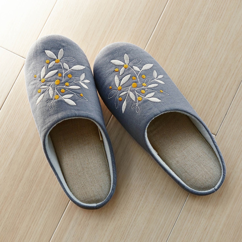 オレンジの木の実(刺繍)