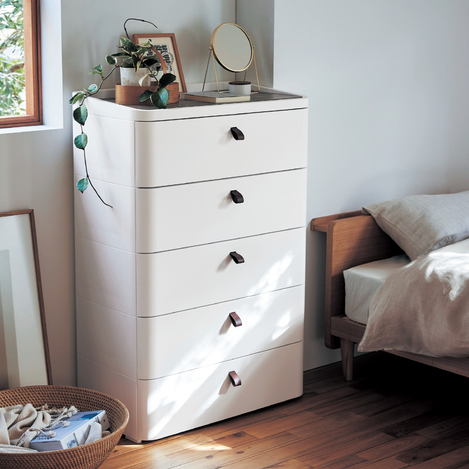 【ベルメゾン】本革取っ手が可愛いモダンチェスト (ホワイト)