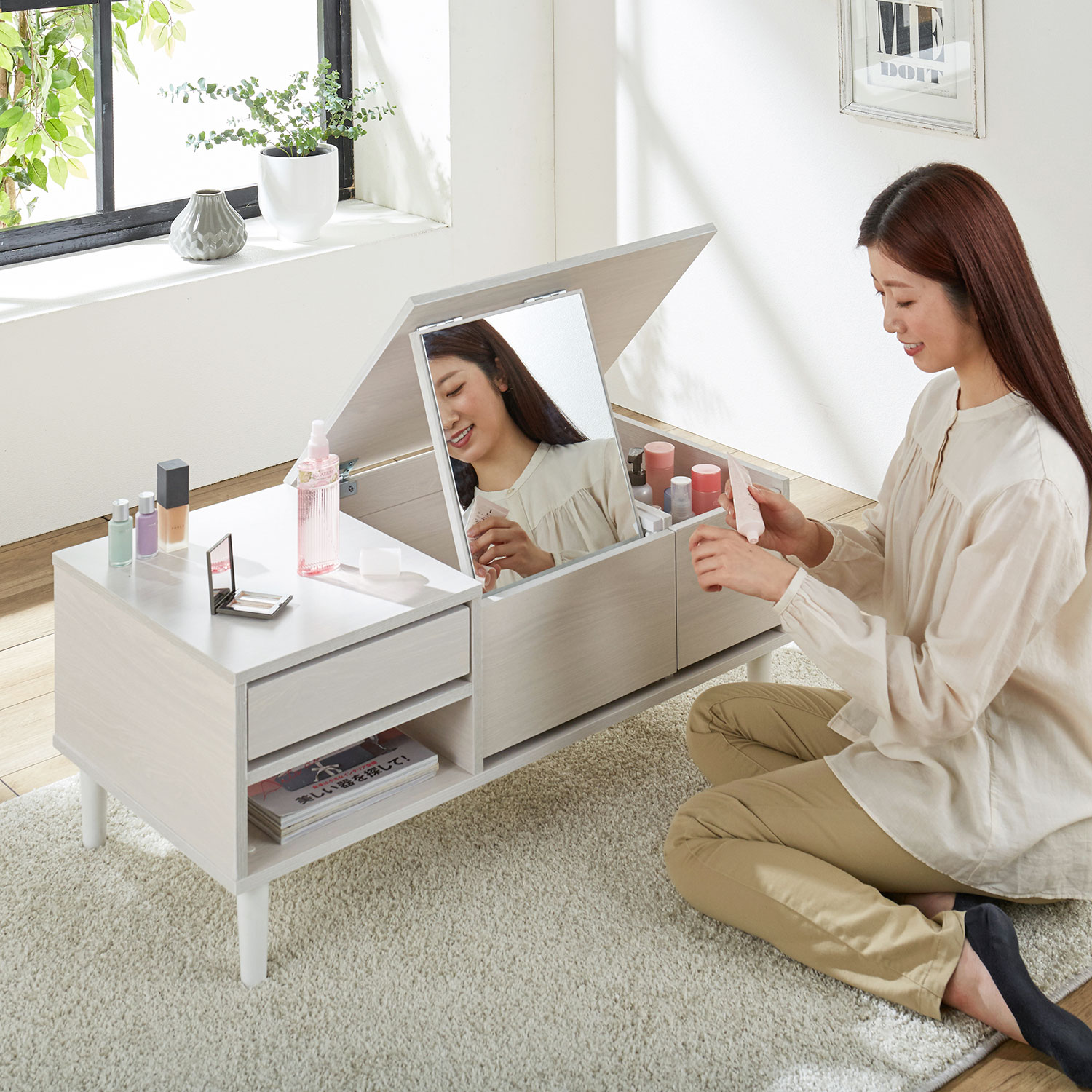 【ベルメゾン】たっぷり収納のドレッサーにもなるリビングローテーブル 【ベルメゾン】たっぷり収納のドレッサーにもなるリビングローテーブル