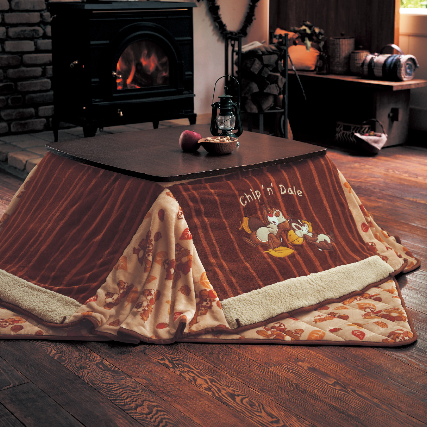省スペースタイプ ツリーデザインのこたつ布団掛け敷きセット チップ デール ディズニー Disney 通販のベルメゾンネット 省スペースタイプ ツリーデザインのこたつ布団掛け敷きセット チップ デール ディズニー Disney 通販のベルメゾンネット