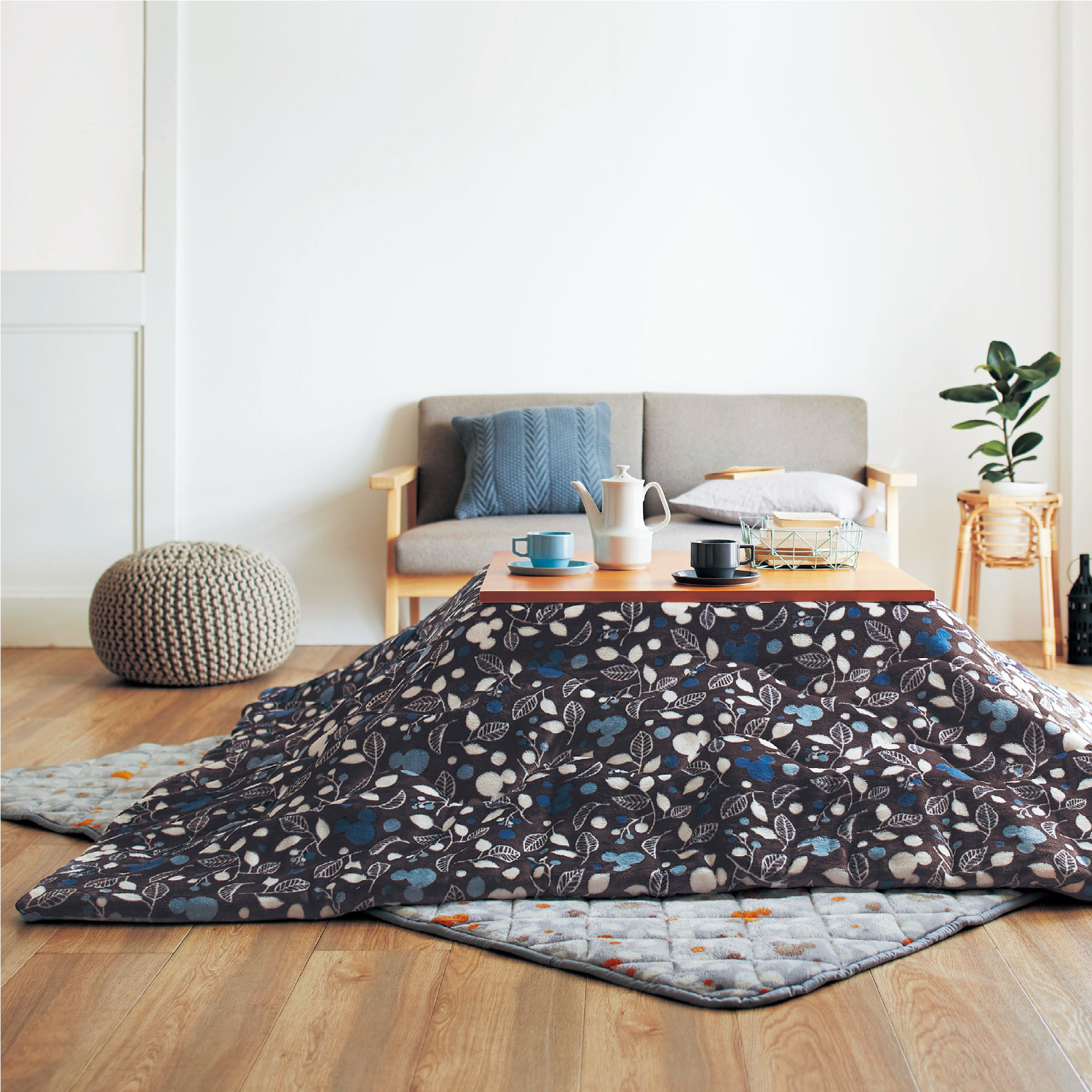 北欧調デザインの撥水リバーシブルこたつ布団 ミッキーモチーフ ディズニー Disney 通販のベルメゾンネット 北欧調デザインの撥水リバーシブルこたつ布団 ミッキーモチーフ ディズニー Disney 通販のベルメゾンネット