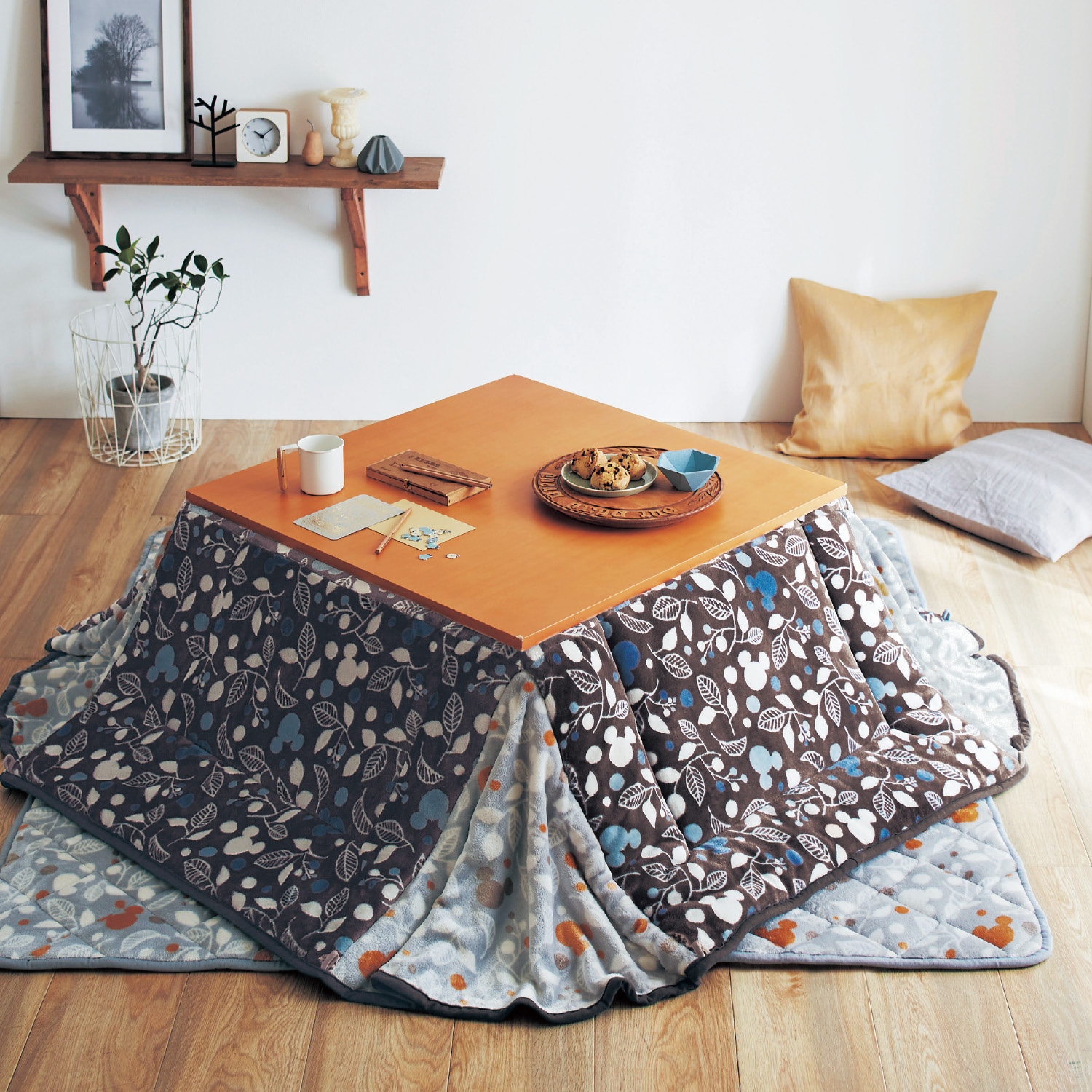 省スペースタイプ 北欧調デザインの撥水リバーシブルこたつ布団掛け敷きセット ミッキーモチーフ ディズニー Disney 通販のベルメゾンネット 省スペースタイプ 北欧調デザインの撥水リバーシブルこたつ布団掛け敷きセット ミッキーモチーフ ディズニー Disney 通販のベルメゾンネット