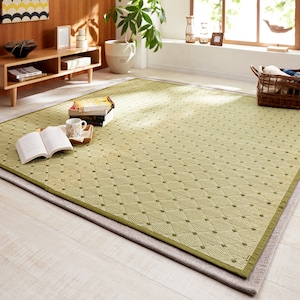江戸間2帖（約174×174cm）※カーペットの上に使用しています。お届け商品は、上部分の上敷きのみ