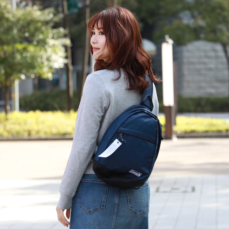 ネイビー