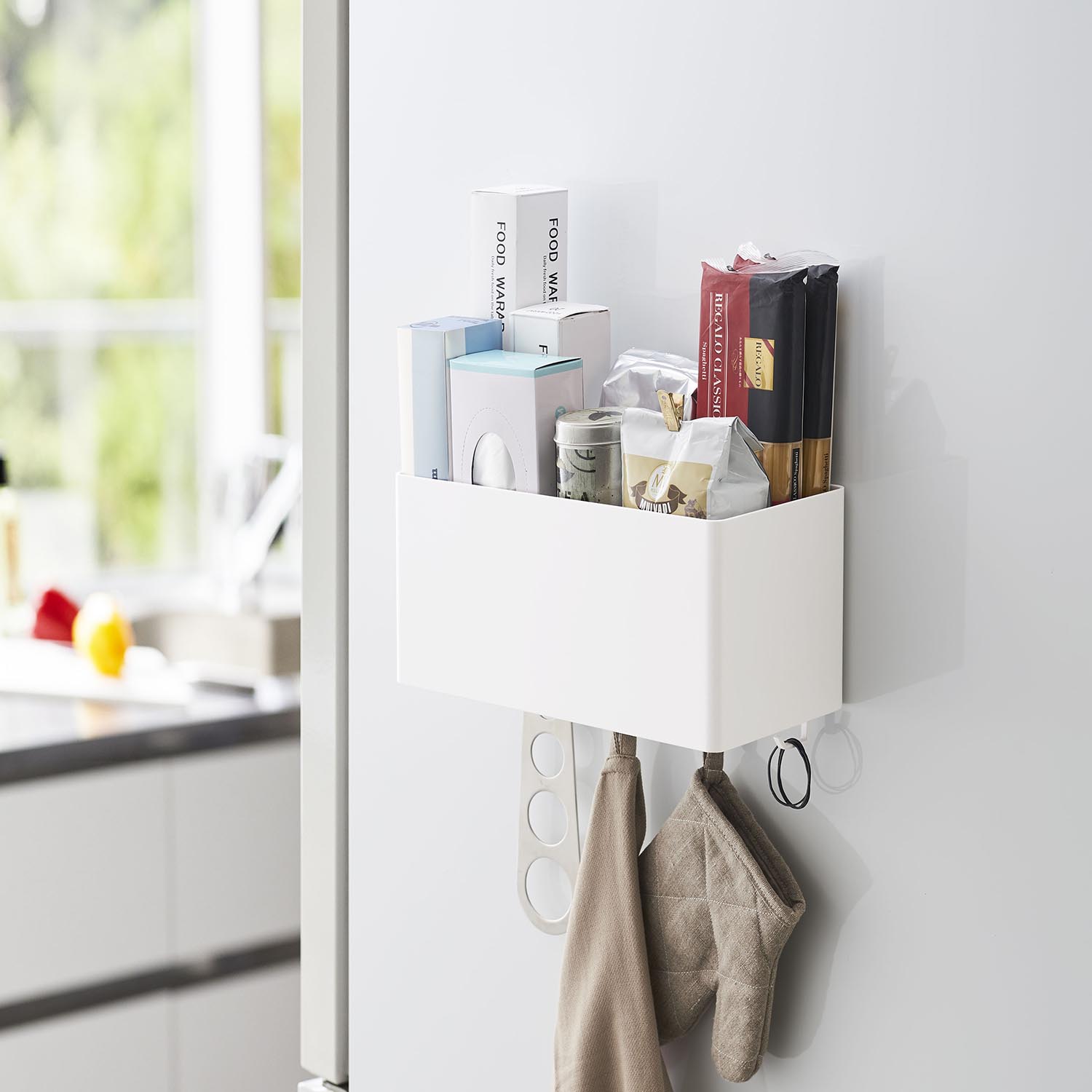 【タワー/tower】マグネットで取り付けられるストレージラック「バスケット」