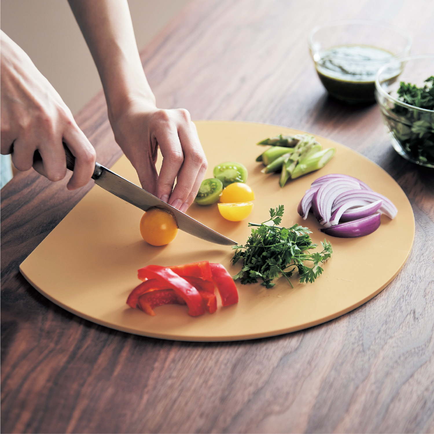 食洗機対応耐熱エラストマー素材のかまぼこ型まな板 食洗機対応耐熱エラストマー素材のかまぼこ型まな板