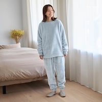 サックスグレー／モデル身長166cm・Mサイズ着用