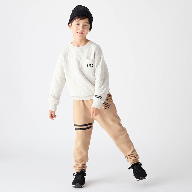 ベージュ／モデル身長125cm・130サイズ着用