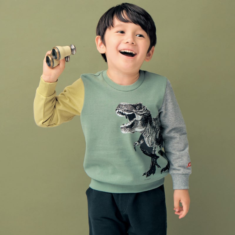 スモークグリーン×杢グレー×イエロー／モデル身長114.5cm・サイズ110