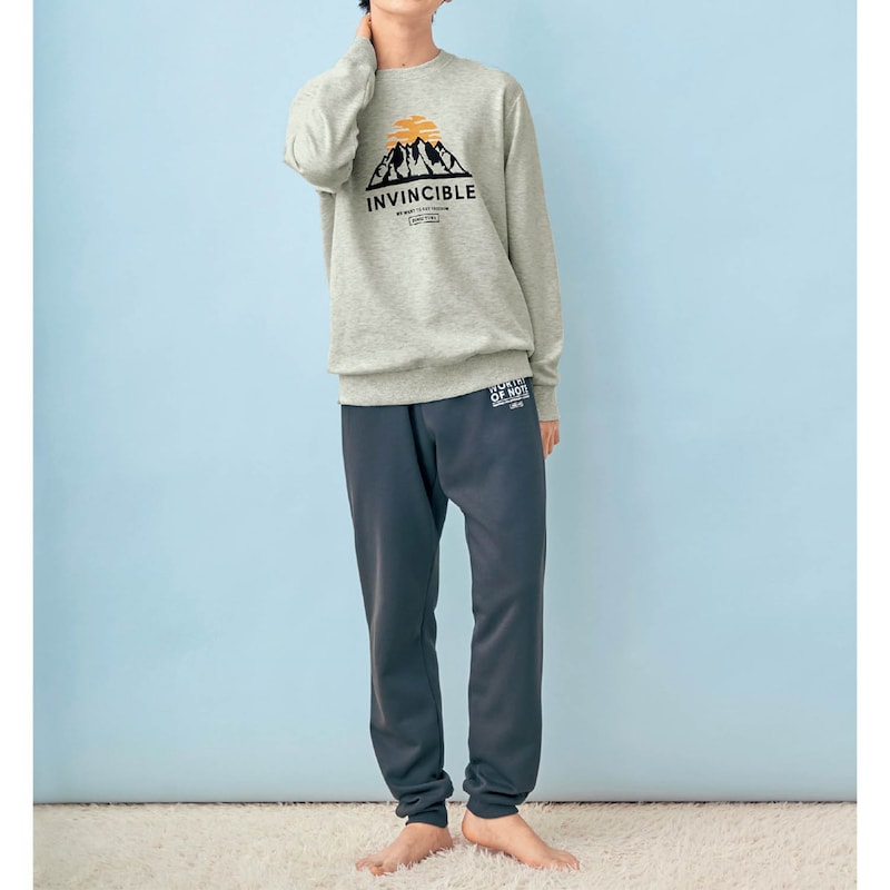オートミール／モデル身長：174cm、着用サイズ：170