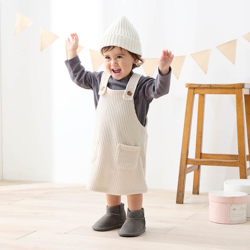 チャコール／モデル身長78cm・80サイズ着用・体重10.5kg